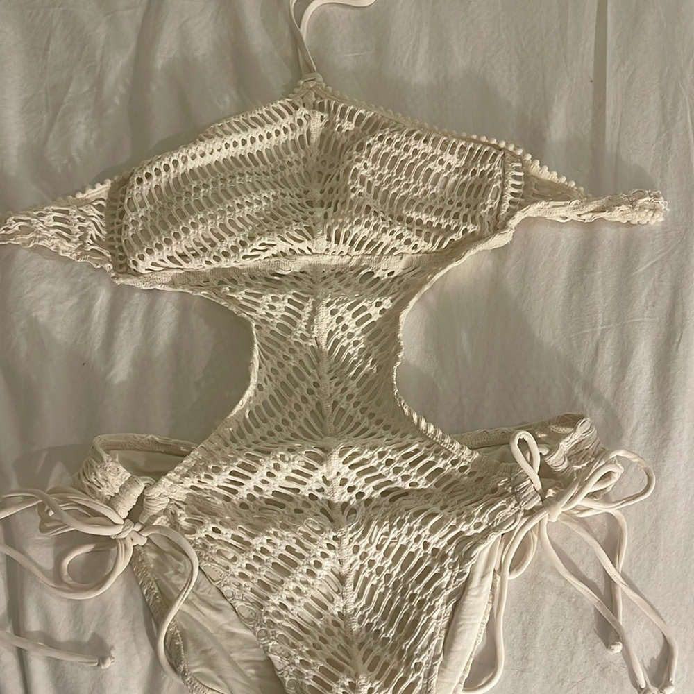 White cut out one piece
